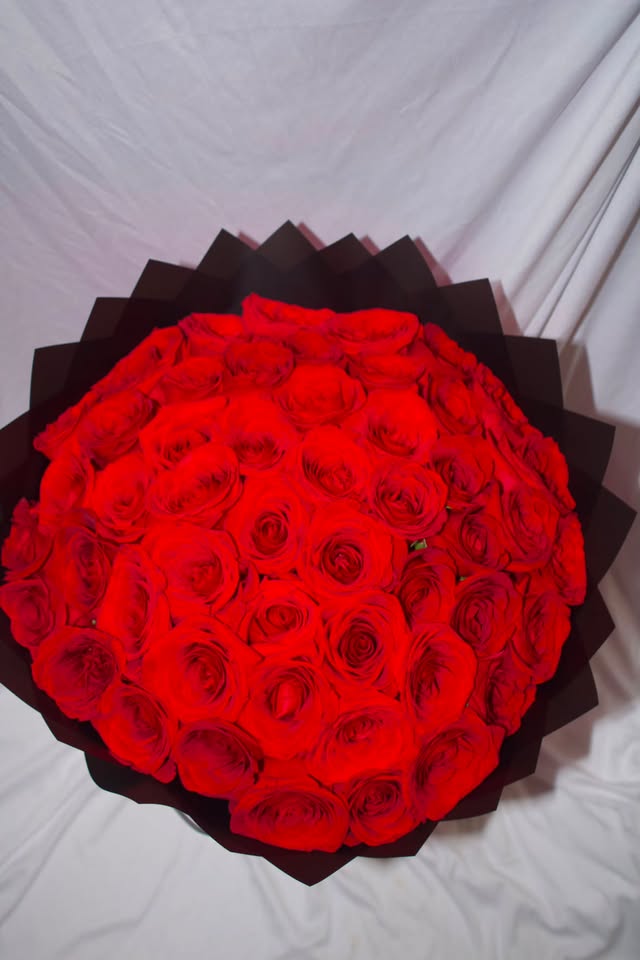 Past bouquet work featured in the Bouquetsscl website gallery